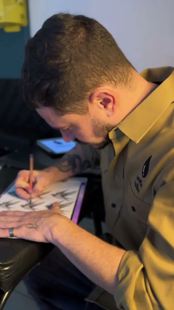 Newton, Tatuador, em depoimento em vídeo sobre os uniformes Citerol